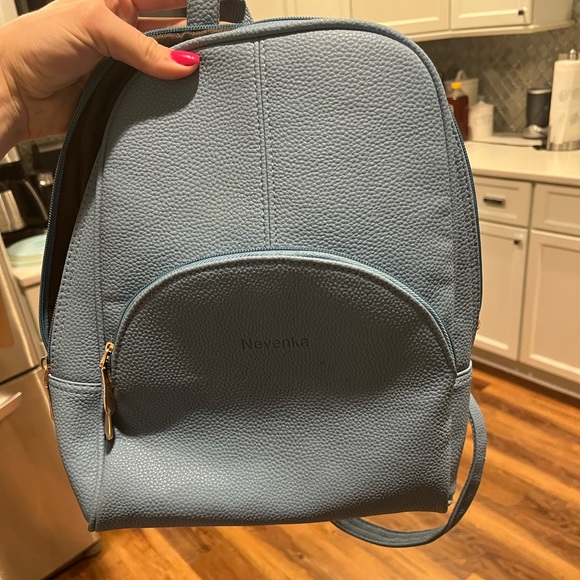 Backpack - Picture 6 of 7